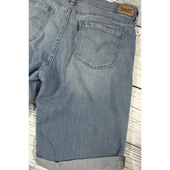 Levis Womens Jean Shorts Size 14 Light Blue Denim Cuffed Hem Longer 10” Length - Picture 6 of 9